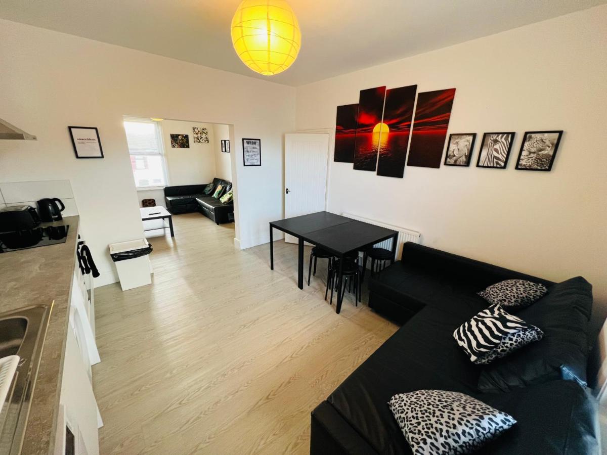 Safari Apartment, Free Parking, 10Min Walk To Blackpool Tower, Sleeps 12 Exterior foto